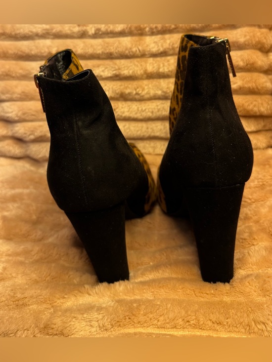 🔥 ShoeDazzle Animal Print Ankle Booties Mixed Print Pointed Toe Statement Heels - Picture 5 of 10